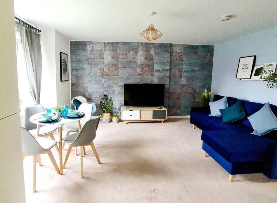 Stylish 2 Bedroom Apartment / Free Gated Parking Glasgow Luaran gambar
